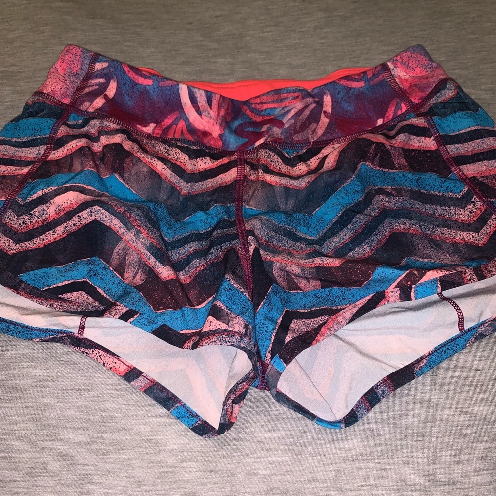 Girls Lululemon athletic short